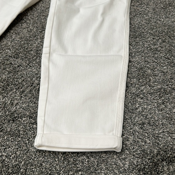 Nwt Judy Blue tie waist with snap and zip. Large pockets and cuffed hem. So cute - Picture 2 of 8